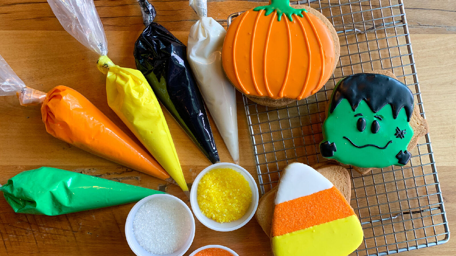 Beatrix Halloween Cookie-making kits
